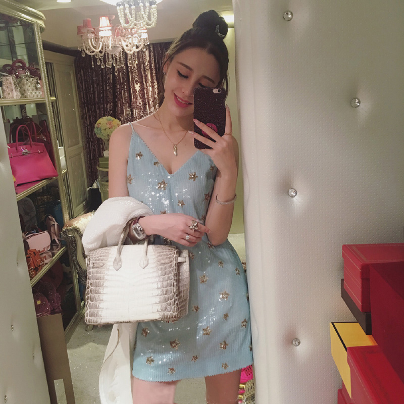 2025夏季新款亮片裹身吊带连衣裙女夏性感仙女裙法式桔梗复古裙子