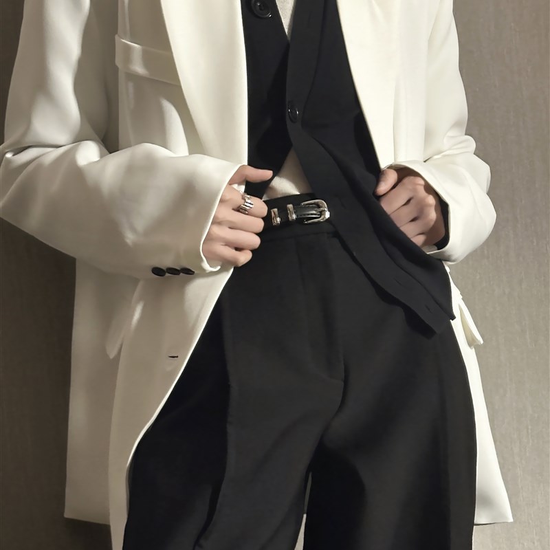 十一的信无性别l新款高级感设计西装拼接白色外套西服中性风