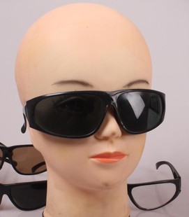 防护眼镜劳保眼镜平光眼镜茶色眼镜气焊眼镜包邮 16付 一盒