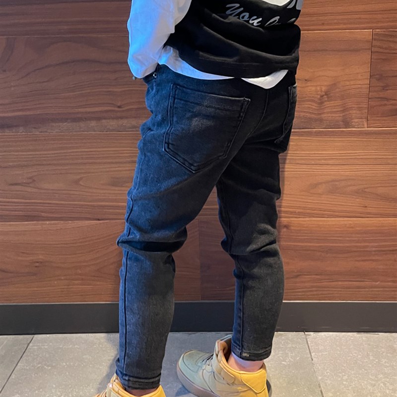 童装男童黑灰色牛仔小脚修身裤子2023春秋铅笔裤弹力宝宝儿童长裤