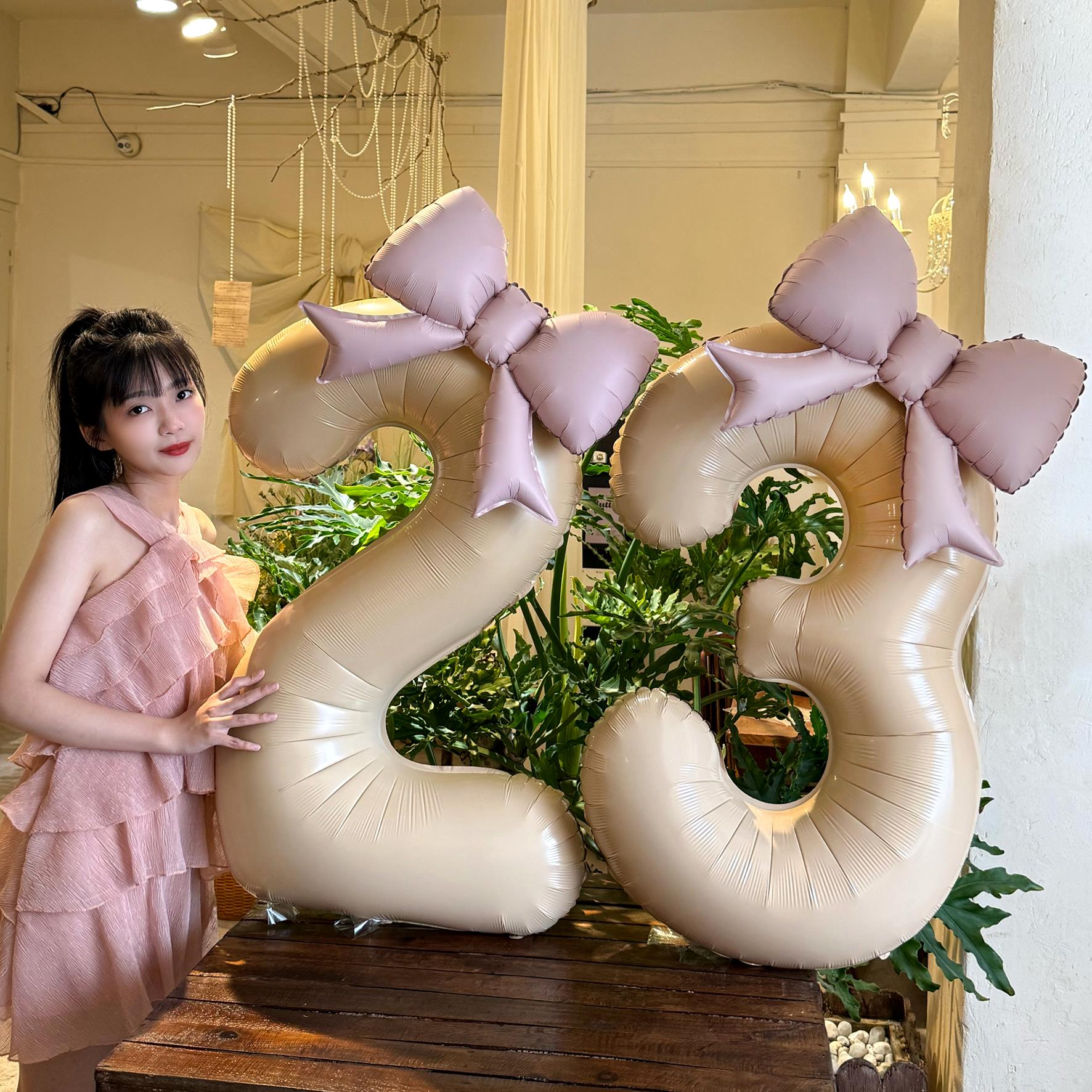 新款ins生日派对奶油氛围感蝴蝶结数字铝膜气球装饰拍照出片道具