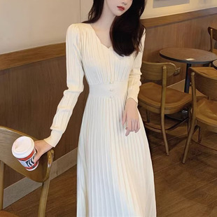 气质V领修身毛衣裙秋冬连衣裙收腰显瘦过膝A字裙中长款针织打底衫