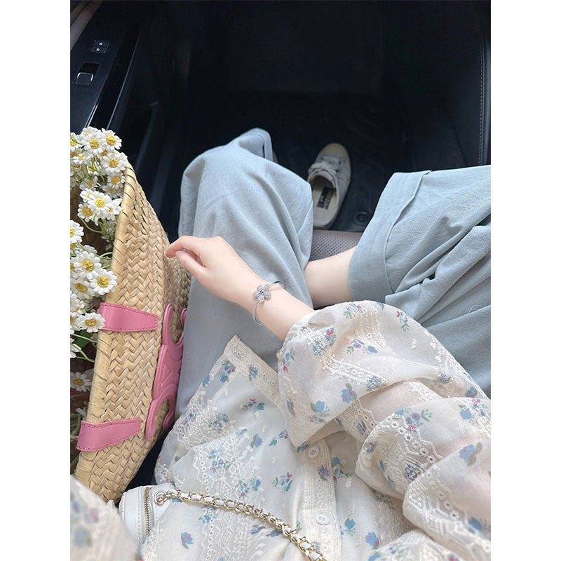 温柔风洋气甜美宽松百搭长袖V领薄款蕾丝拼接碎花防晒衬衫上衣女