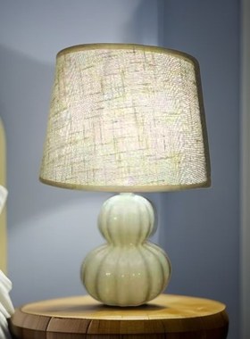 北欧创意陶瓷调光小台灯网红卧室少女可爱氛围夜灯书房温馨床头灯