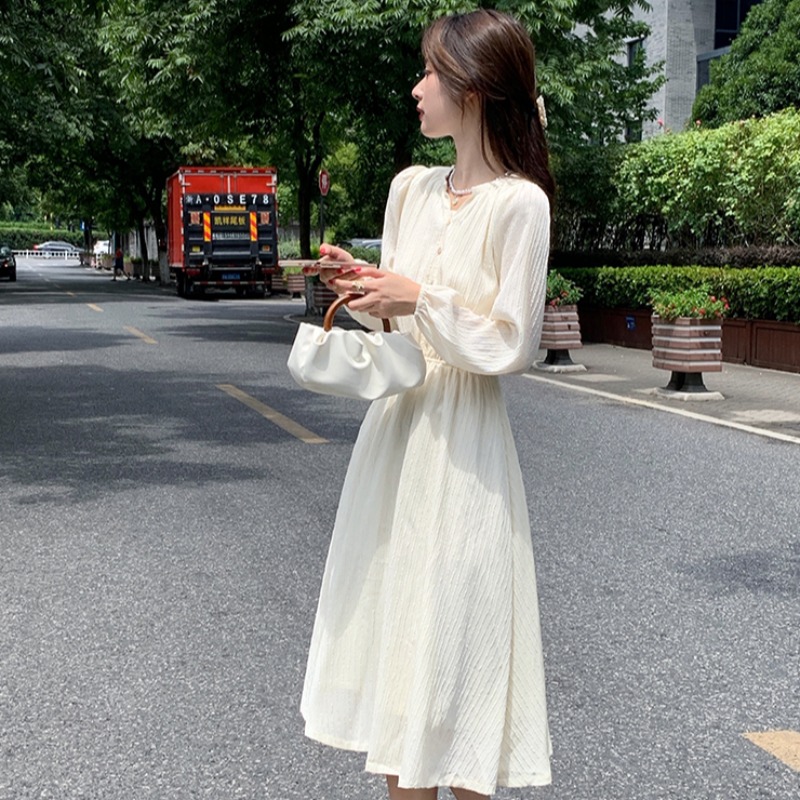 茶歇法式气质内搭洋装女秋冬加绒奶甜长裙子温柔减龄名媛小个子