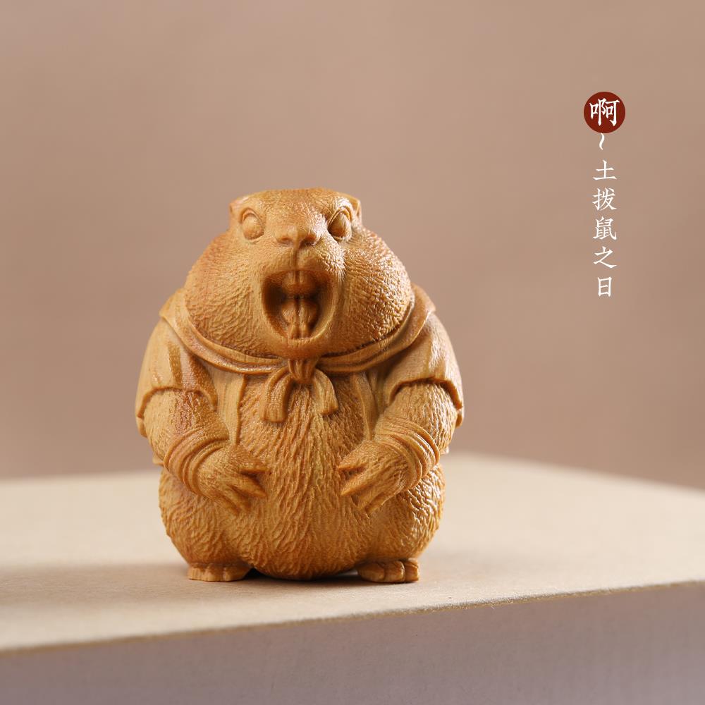 爆款黄金木雕刻可爱土拨鼠文玩呆萌家居手办把件桌面车载装饰摆件
