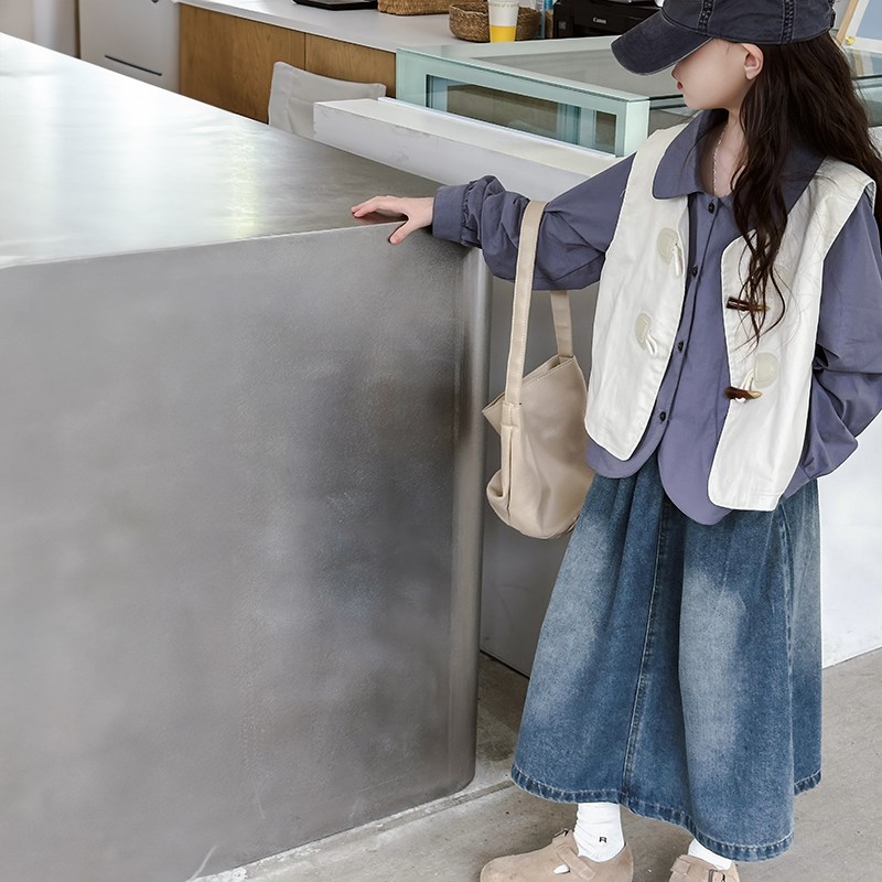 女童套装春秋2024新款中大童牛角扣马甲洋气长袖衬衣牛仔裙三件套