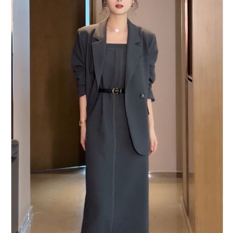 大码女装西装套装胖mm高级感收腰减龄吊带连衣裙西服两件套200斤
