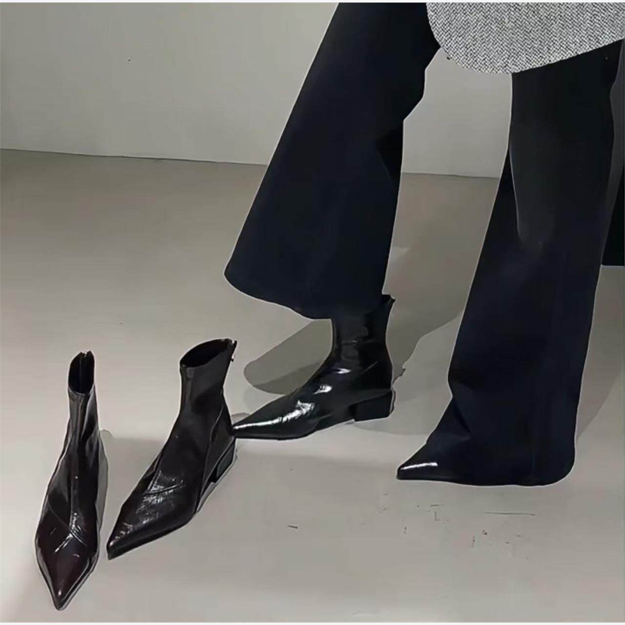 疯狂星团~法式真皮粗跟尖头短靴女秋冬新款后拉链低跟弹力瘦瘦靴,女鞋,时装靴,淘宝优惠券,粉丝福利购,淘宝优惠卷