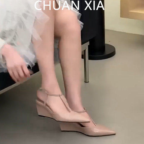 羊皮版~温柔裸粉色坡跟凉