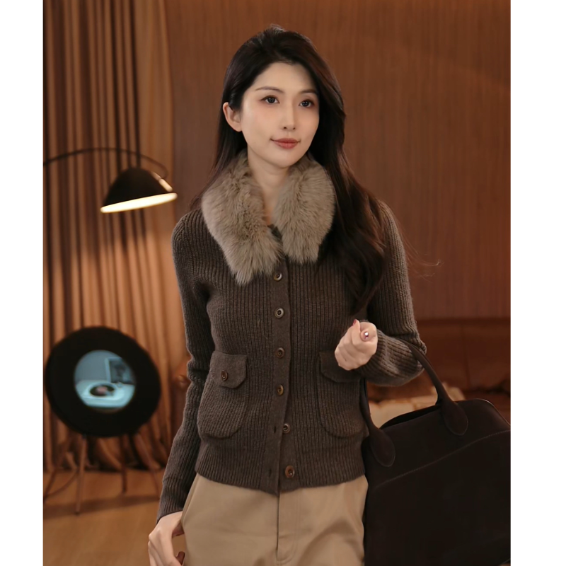 首秀VITALITY COCO【皮草L*P】设计款百搭羊毛打底狐狸毛翻领毛衣