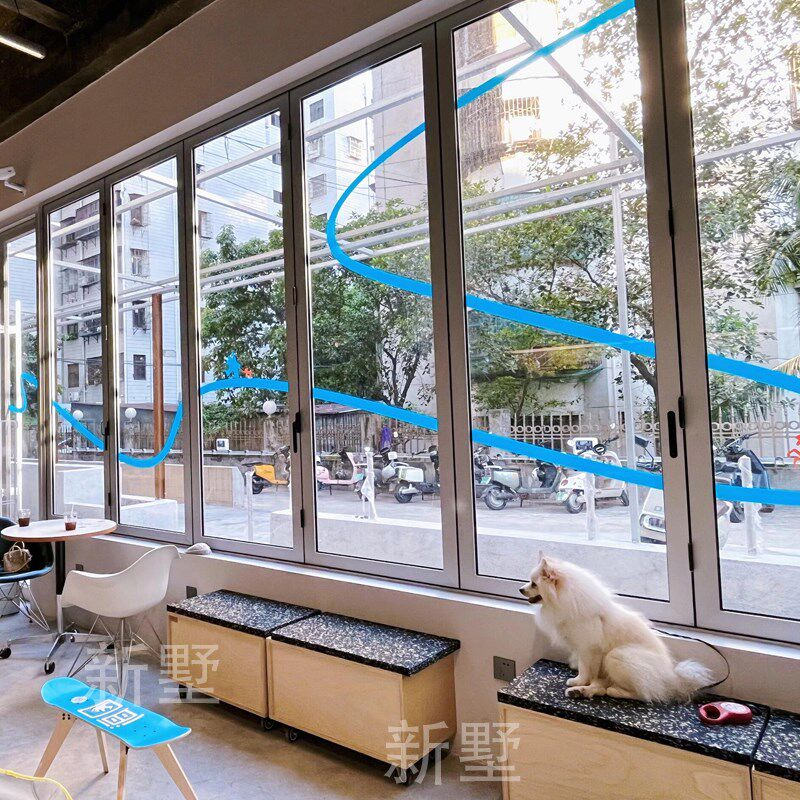 桦木洋板带轮光轴展示柜咖啡馆坐凳阅读区书展示架