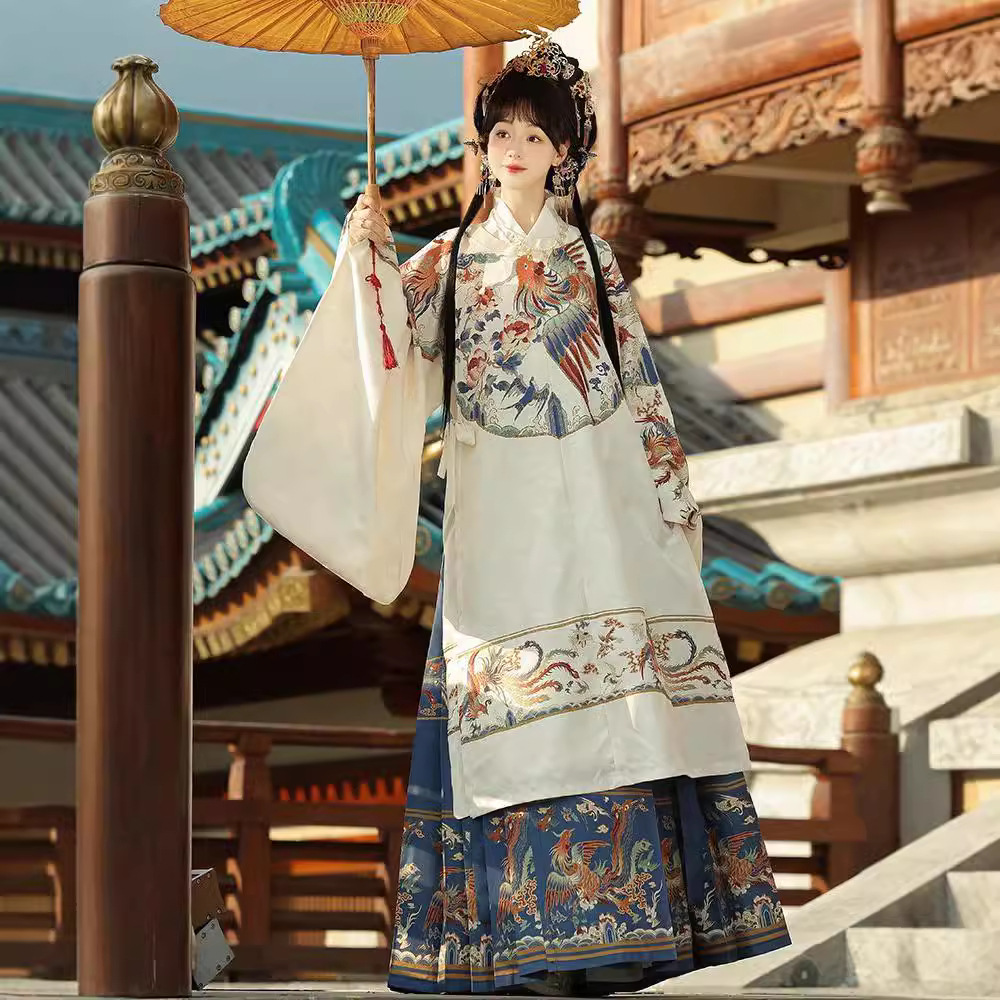 云梦集原创汉服女2025新款明制正品长衫圆领袍马面裙重工印花秋冬