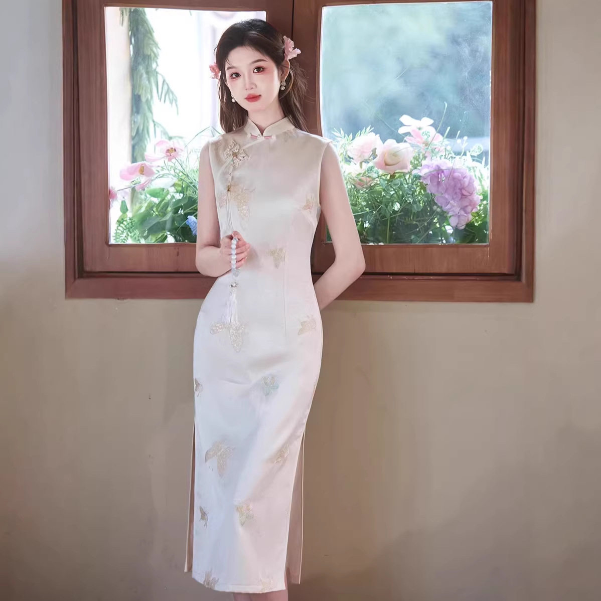织造局高端刺绣米色旗袍新款女夏季新中式订婚礼服裙改良无袖年轻
