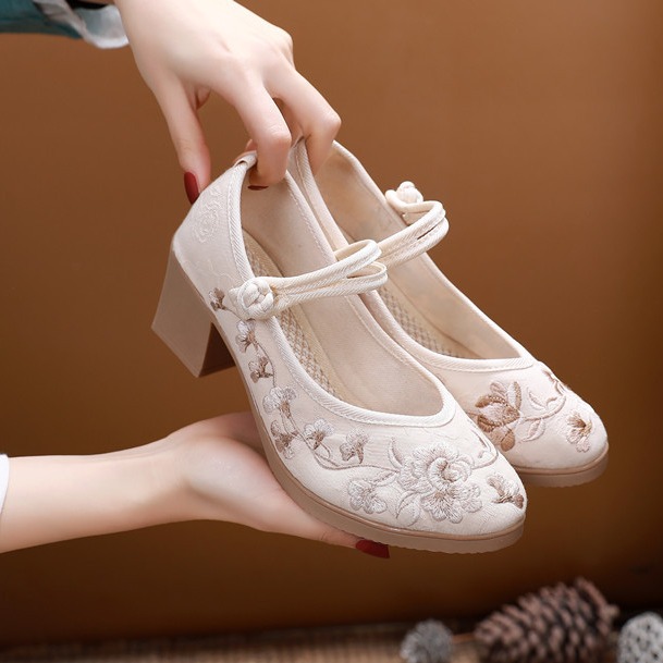 云梦集原创女款坡跟增高汉服鞋民族风新款扣女单鞋