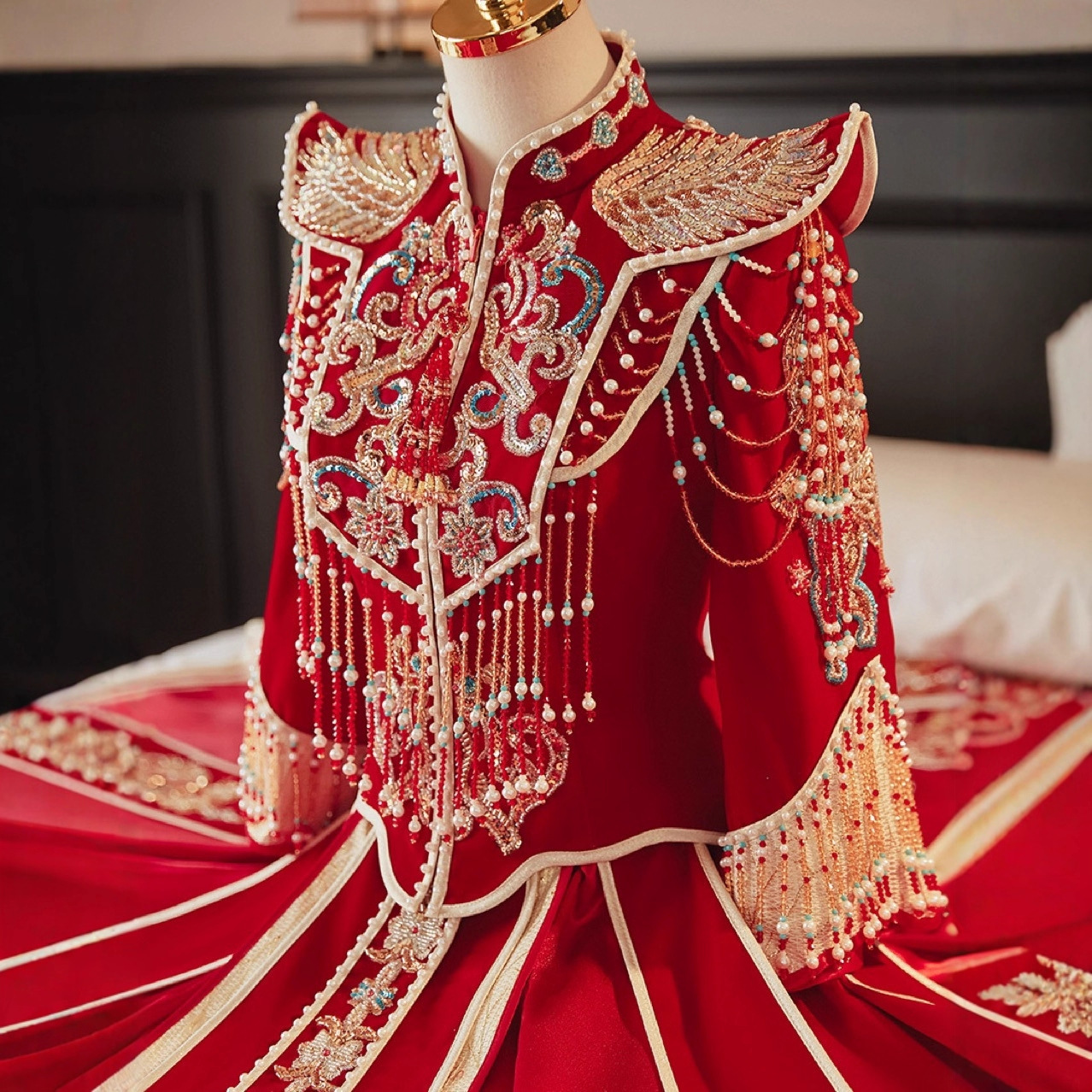 云梦集丝绒翘肩秀新娘2025年新款中式嫁衣结婚礼服高端重工奢华大