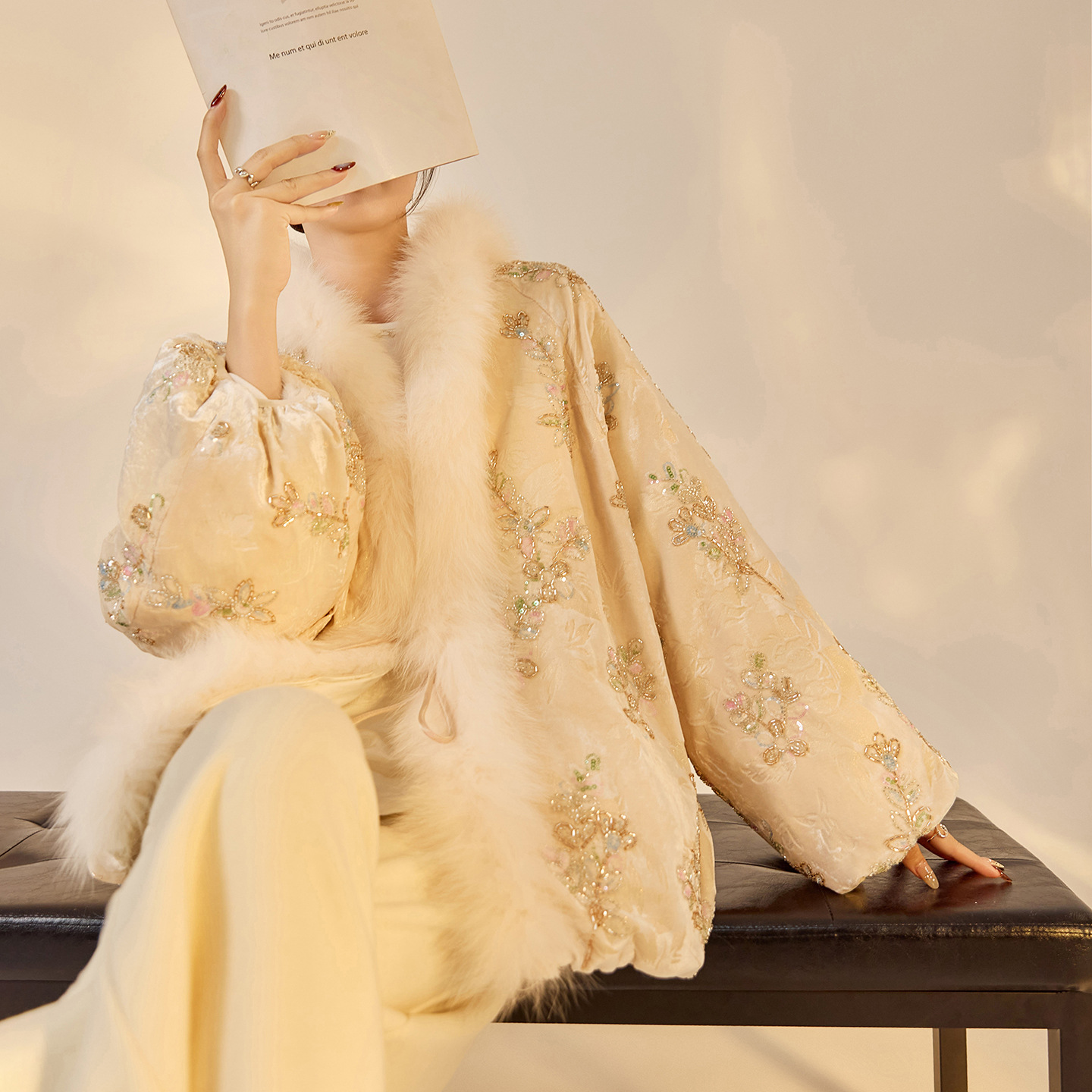 云梦集冬季新中式重工刺绣白鸭绒外套女装国风狐狸毛毛领羽绒服