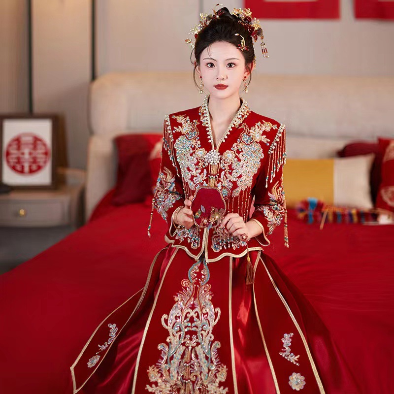 云梦集丝绒V领秀2025新款中式嫁衣小个子新娘显瘦婚服敬酒服龙凤