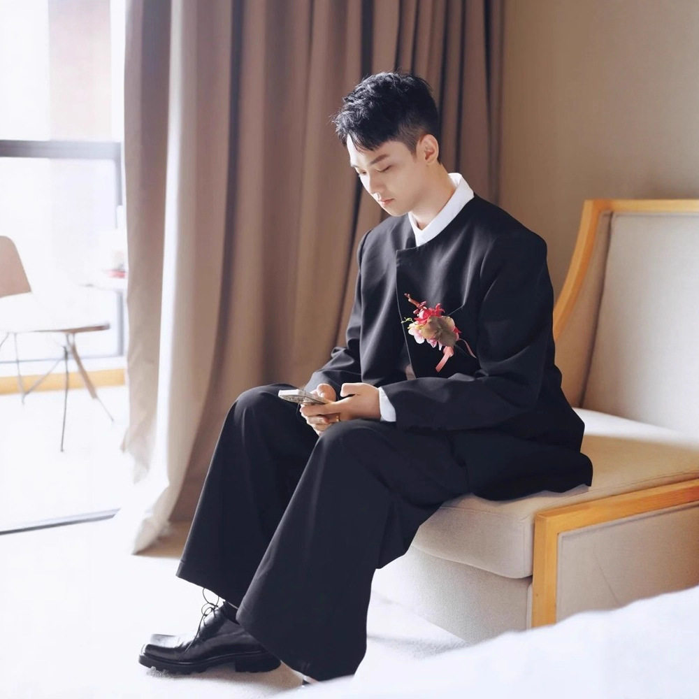 云梦集新中式男西装小众新郎潮牌套装感黑色圆领宽松痞帅休闲西服