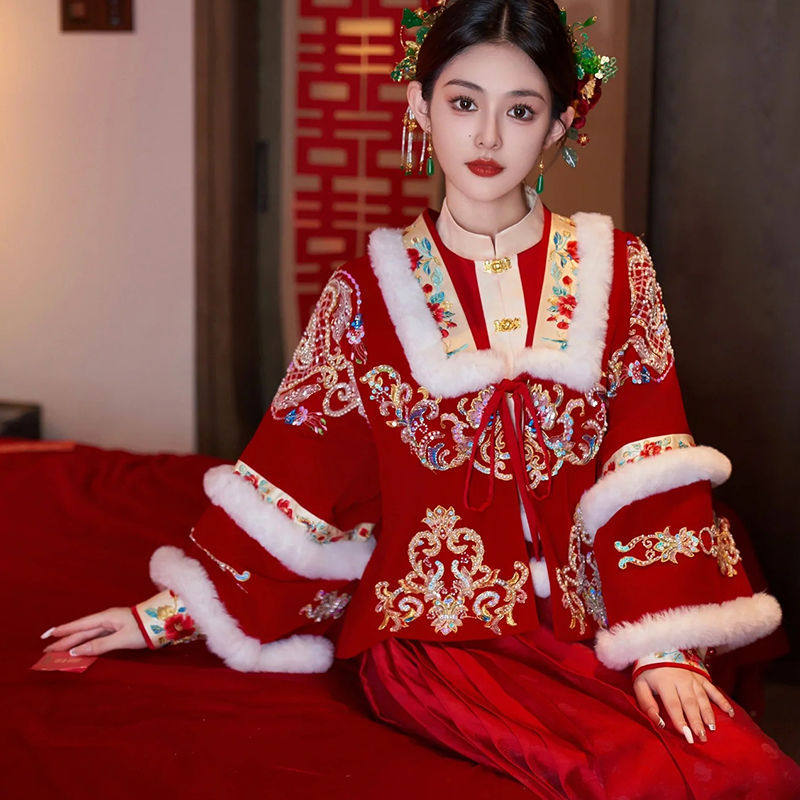 云梦集汉服秀2025新款新娘马面裙冬季敬酒服国风订婚礼服改良出门