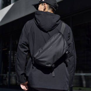 歌岸男款单肩斜挎包大容量2025新款高级感通勤轻奢胸包新式单肩包