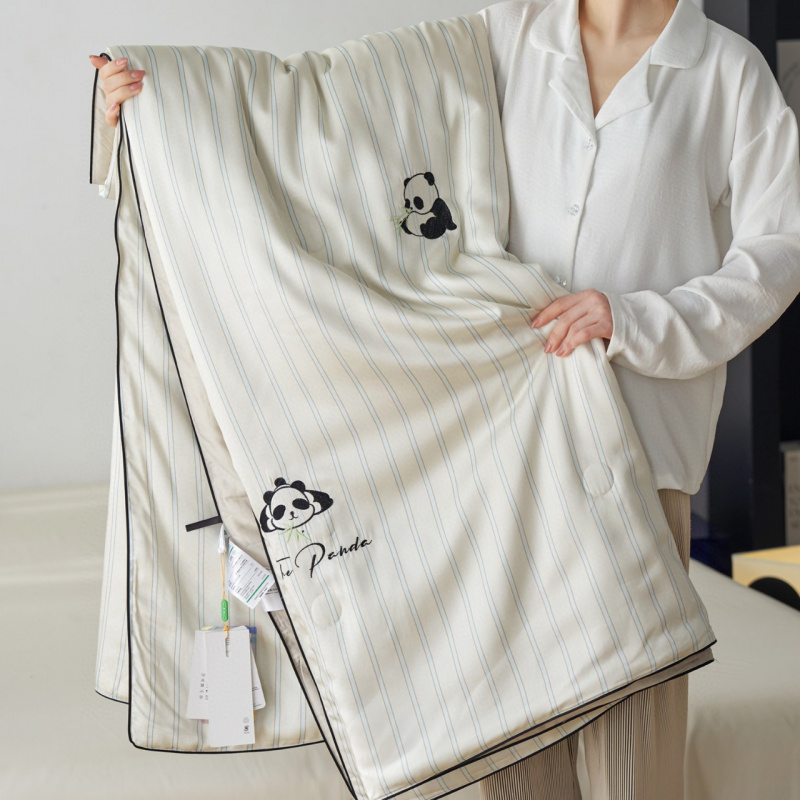 有只熊猫数码绣花夏凉被空调被批