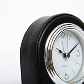 创意皮革闹钟静音床头夜光闹钟卧室时钟床头星级酒店闹钟定制