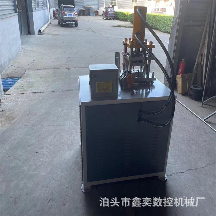 液压拍扁机护栏方管压尖设备25和32圆管拍扁冲孔机