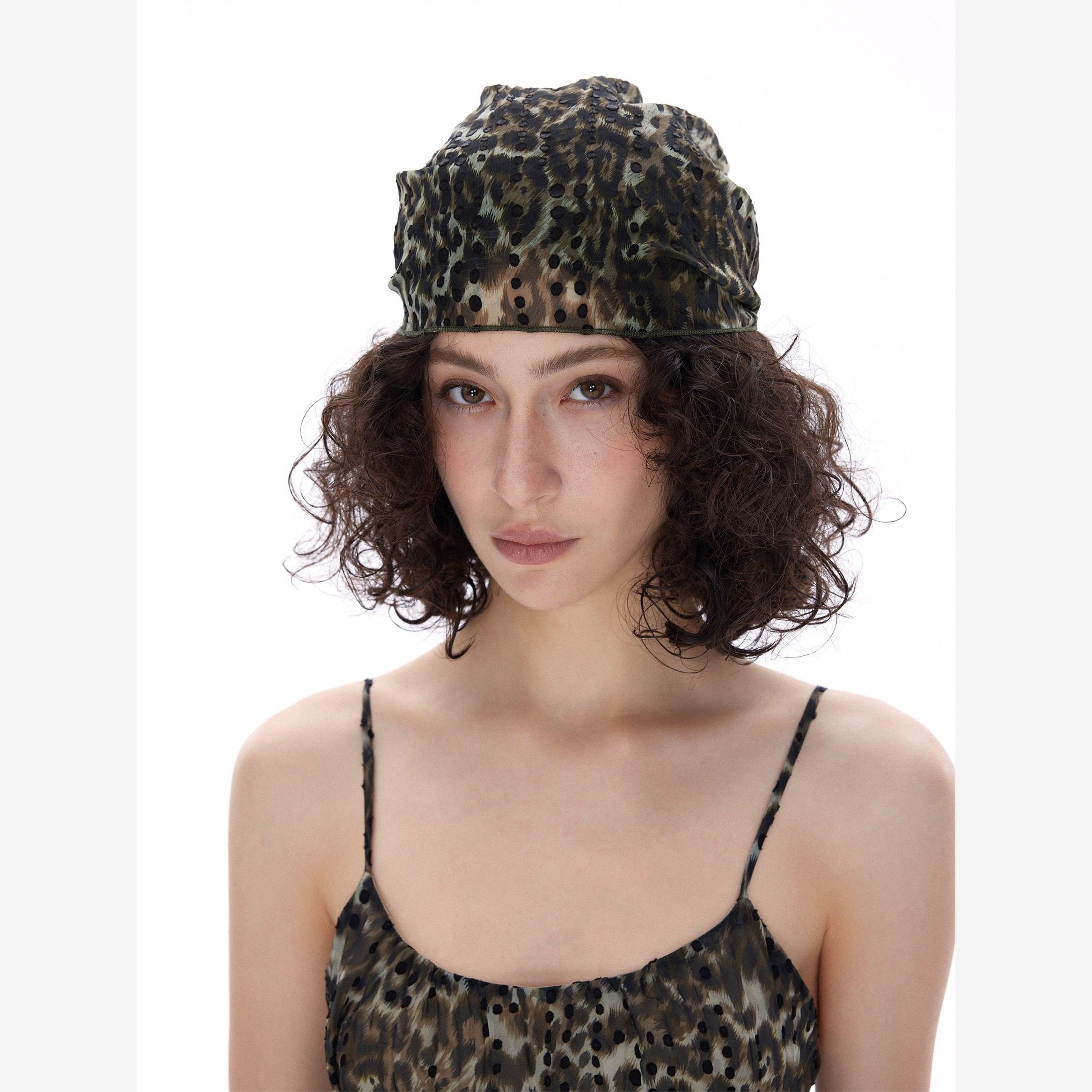 Interris夏季豹纹圆点围巾蜂拥网褶三角围巾颈部围巾的男人和女人