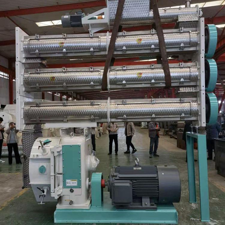 大中型420环模制粒机加工生产设备水产高档螃蟹料颗粒机价格优惠