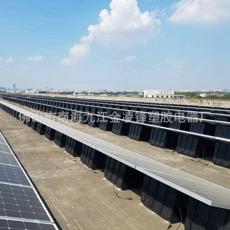 18度角太阳能光伏塑料支架底座压载耐摔耐晒效能高成本低方便安装