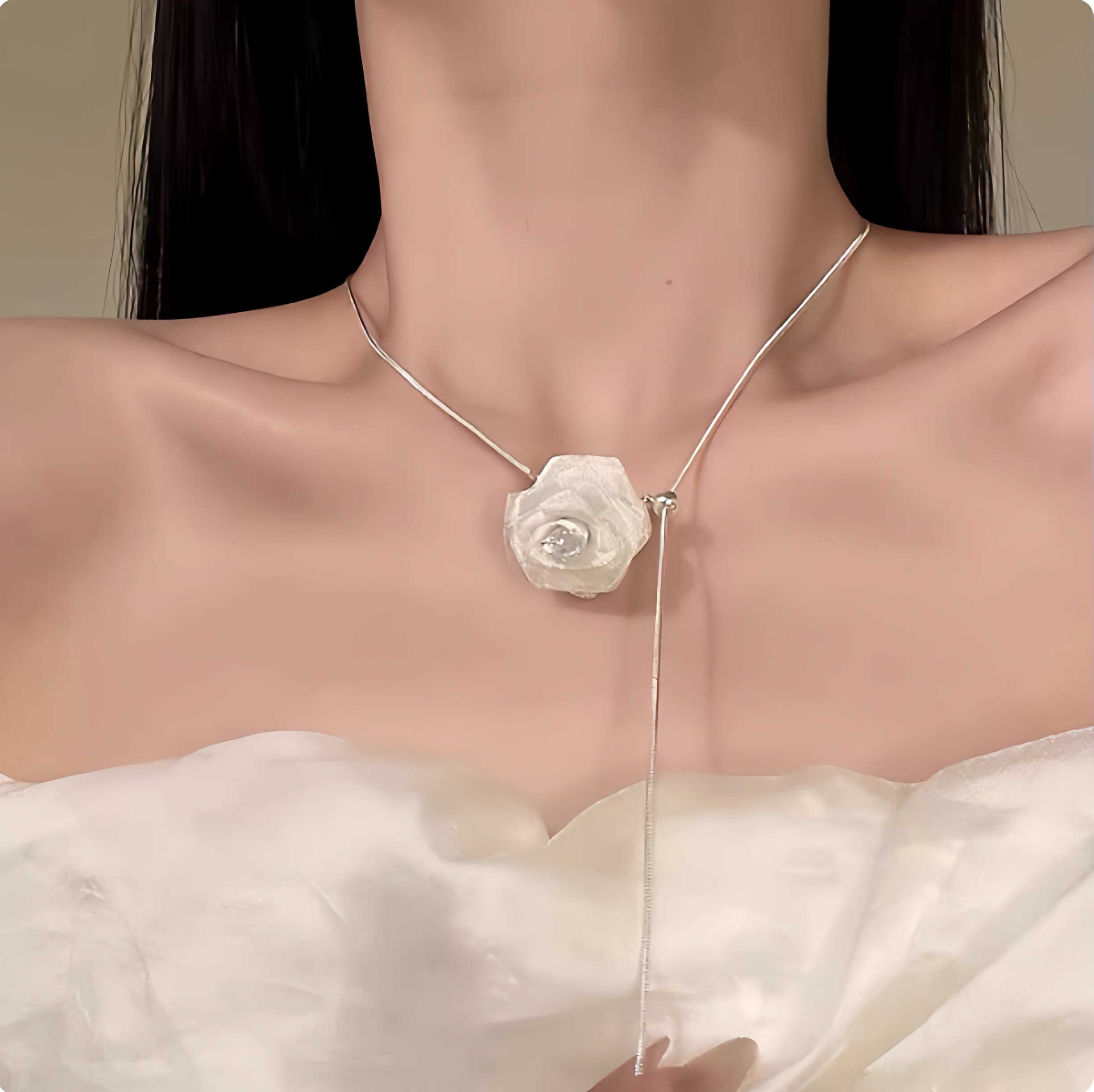 立体花朵项链女2025新款夏天海边配饰高级感轻奢小众长款锁骨颈链