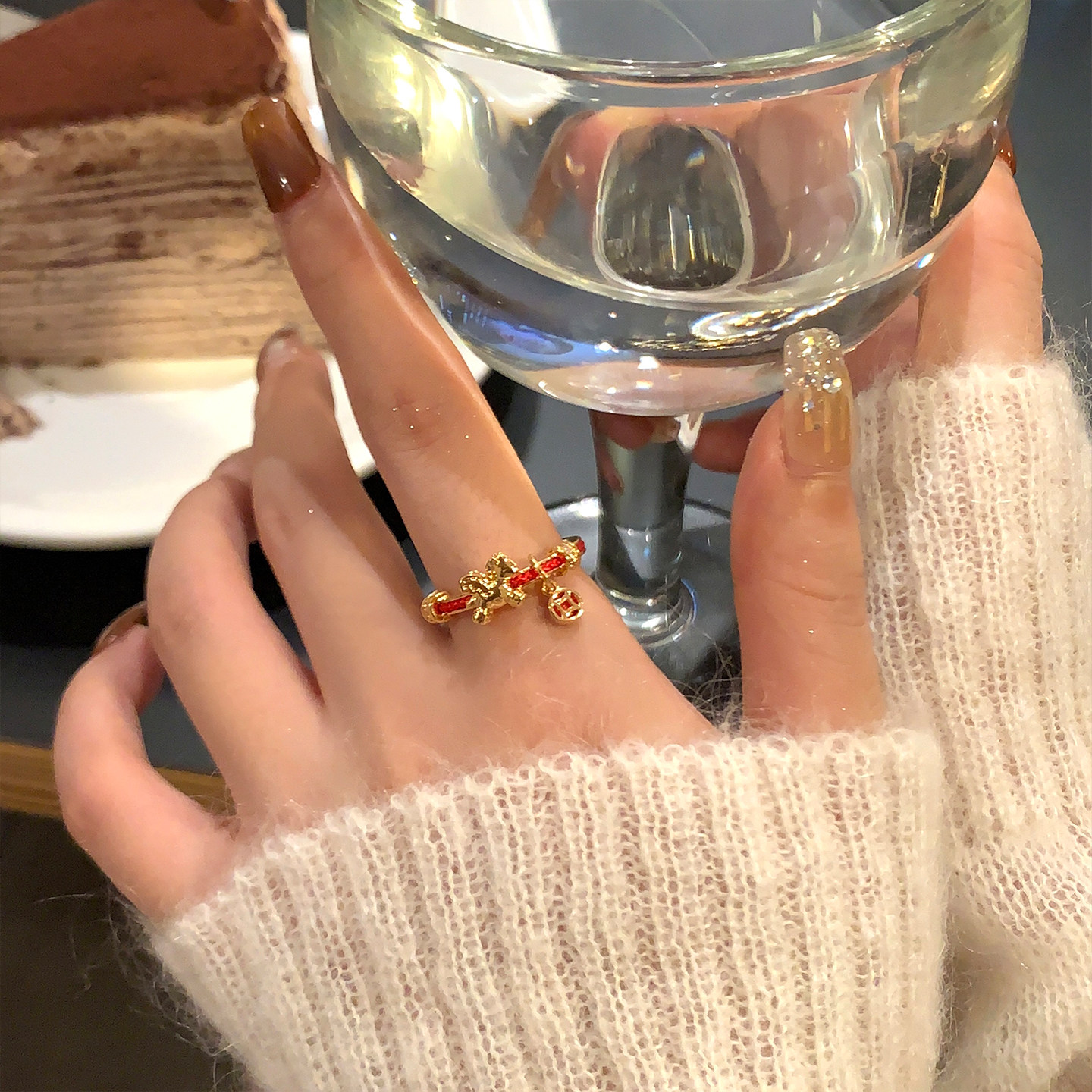 精致闪锆小马钱币红绳戒指女轻奢高级感食指戒小众设计开口戒指环