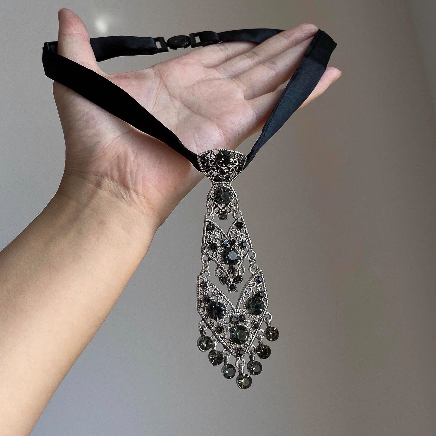 欧美水钻暗黑领带复古百搭高级感时尚个性气质优雅小众领结配饰女