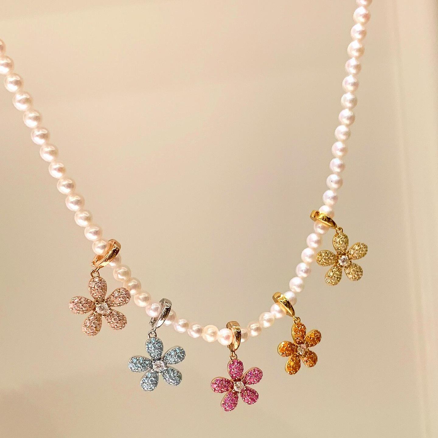 【马卡龙雏菊】温柔氛围感闪钻花朵珍珠项链秋冬新款百搭毛衣链女