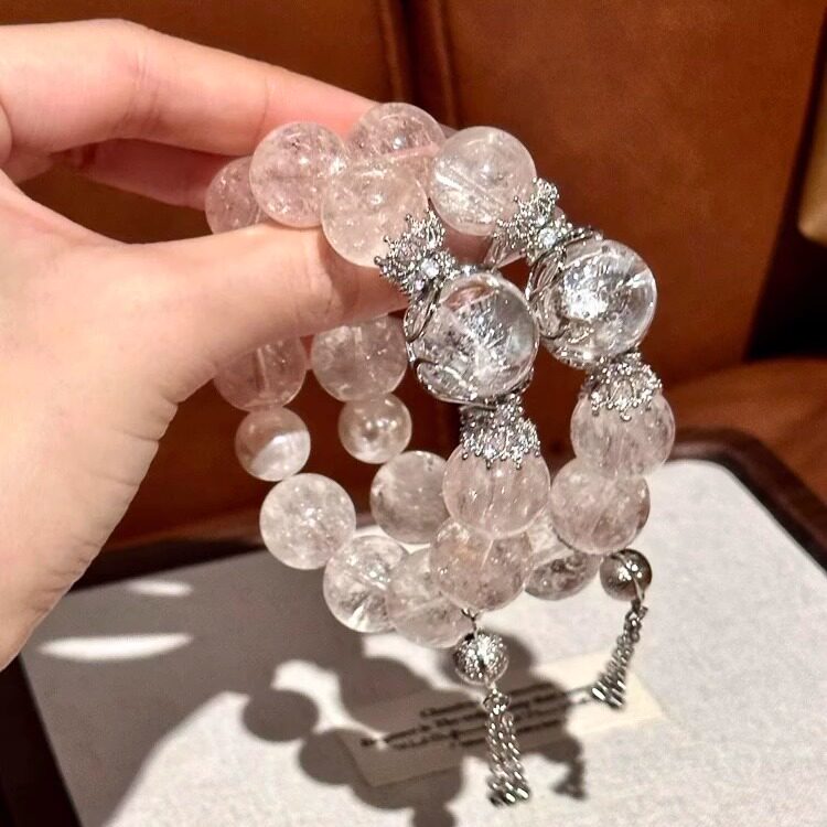 爆闪!高级感白色串珠手链幽灵雪花暴风个性手串轻奢贵气闺蜜手饰