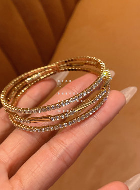 千金感素圈手镯子女款满钻手镯轻奢小众精致手环多层叠戴手串饰品