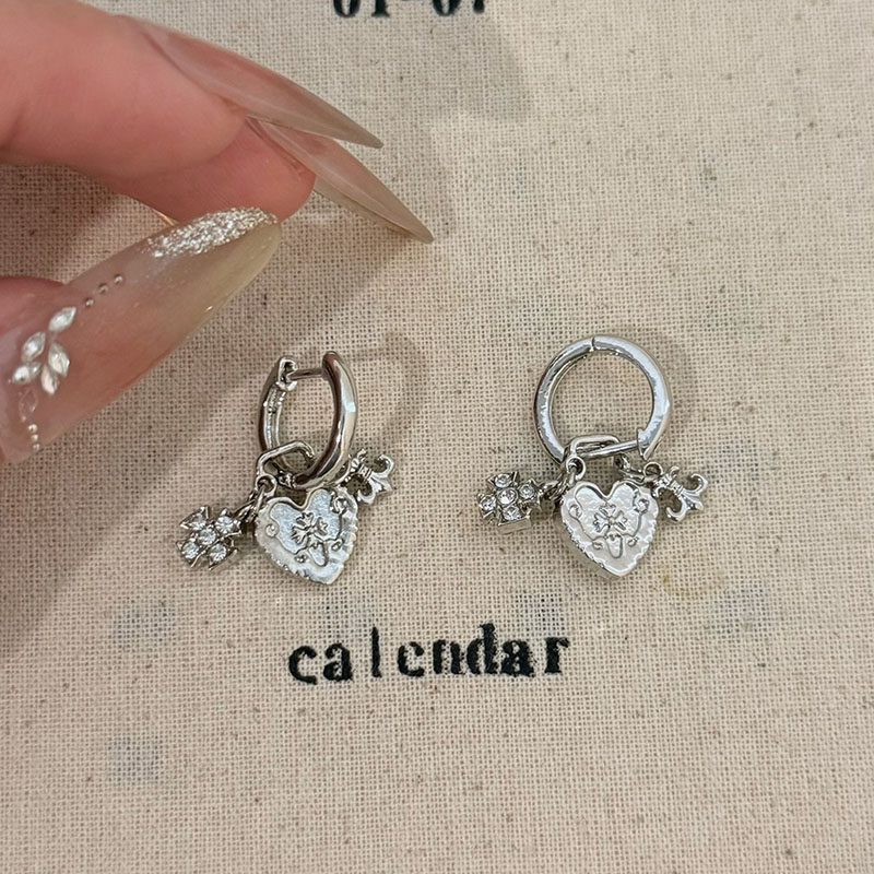 复古做旧甜酷鸢尾十字架镶钻耳环