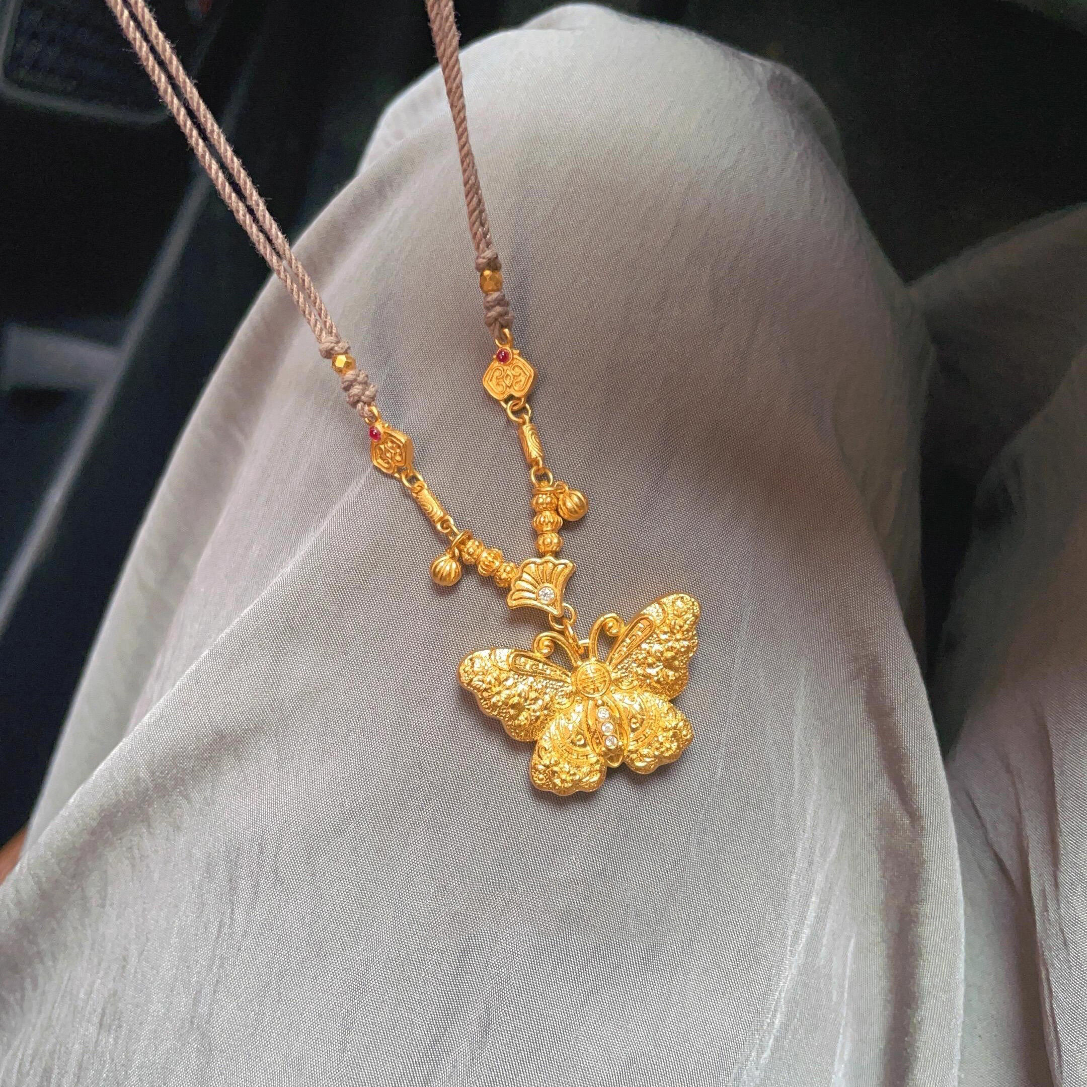 鲤游蝶飞~轻奢原创皮绳镂空蝴蝶小鱼项链精致高级百搭毛衣链吊坠