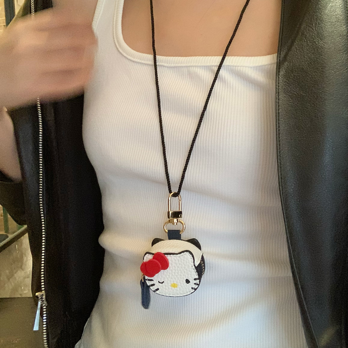 高颜值kitty猫咪皮质吊坠项链甜美可爱毛衣挂脖长款包包挂件配饰