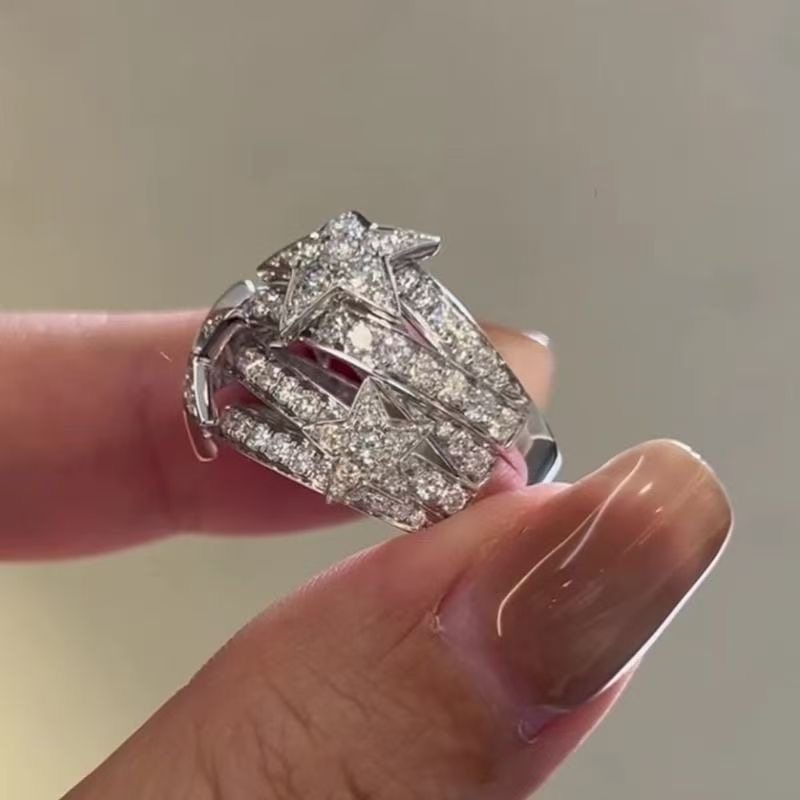 伊丽莎白轻奢满钻星星爆闪戒指