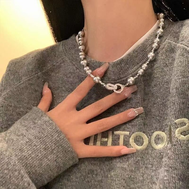 高级感灰色珍珠项链小众设计感高级气质锁骨链女夏甜酷百搭颈链潮