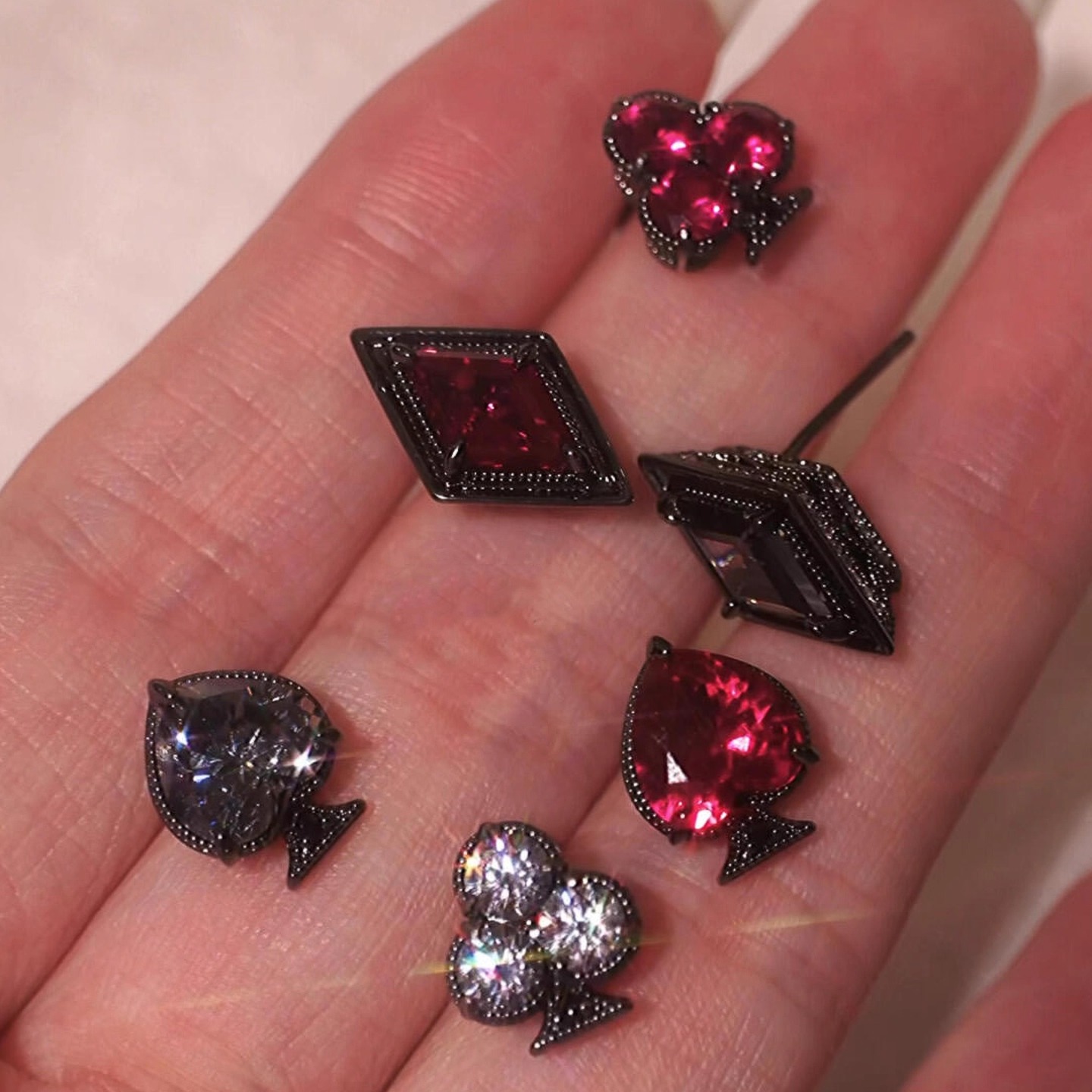 「扑克王国」六件套黑桃梅花方块mini锆石耳挂钉小众设计叠戴耳饰