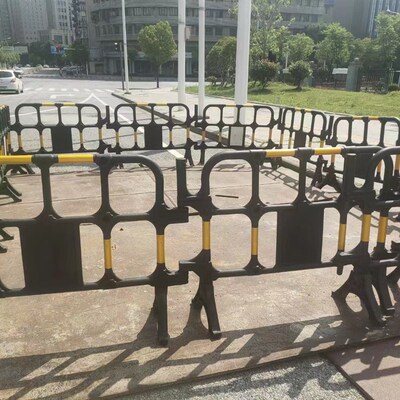 胶马护栏塑料隔离栏学校加油站铁马顺路围挡栏胶马护栏
