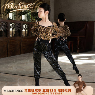 跳舞服套装 秋冬女童练功服豹纹上衣漆皮裤 小野豹 美辰拉丁舞服