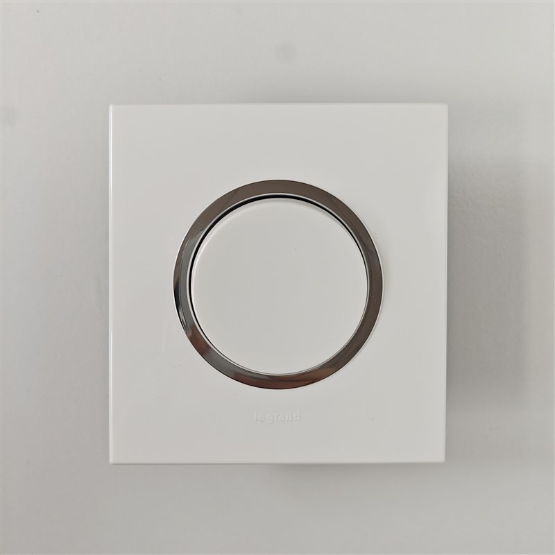 罗格朗奥特陶瓷白开关插座五孔二三插一开二开三开电视电脑电话8