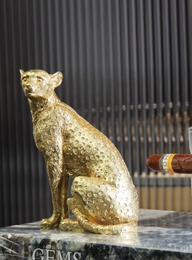 现代简约创意轻奢样板间黄铜豹摆件酒柜电视柜书柜茶几动物装饰品