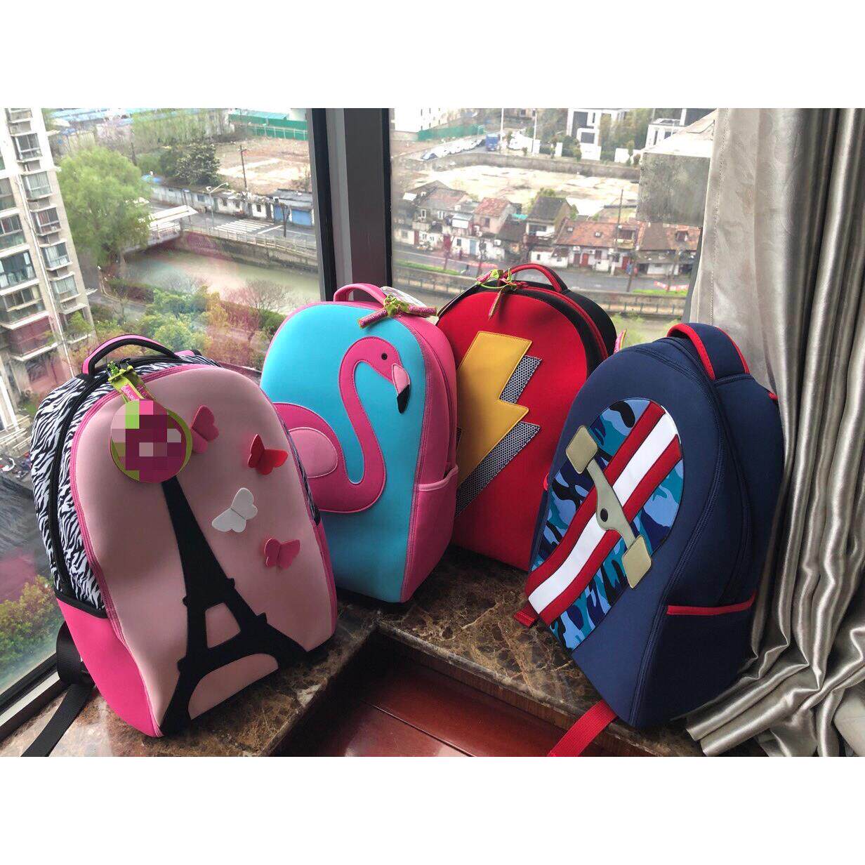 瓦拉书包小学生书包1-3-6年级轻便护脊减负超轻可爱双肩背包书包