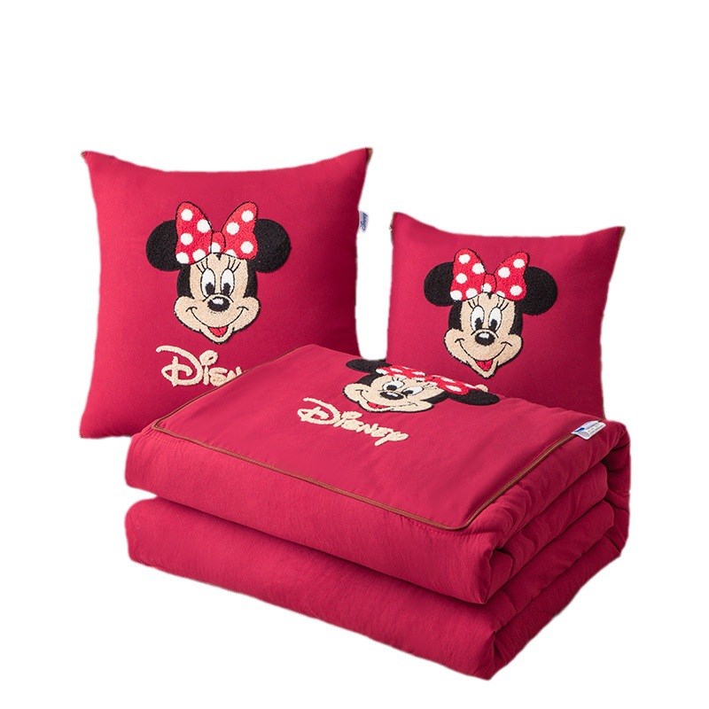 草莓熊毛巾绣靠垫被抱枕被家用车载靠枕办公室午睡枕头毯子二合一