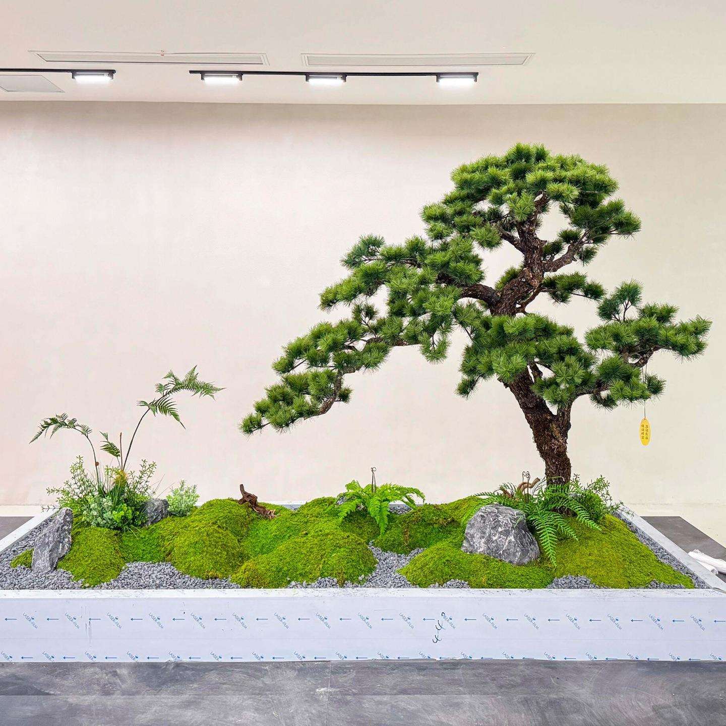 迎客松仿真树造景假树室内绿植景观大型罗汉松摆件楼梯下橱窗装饰